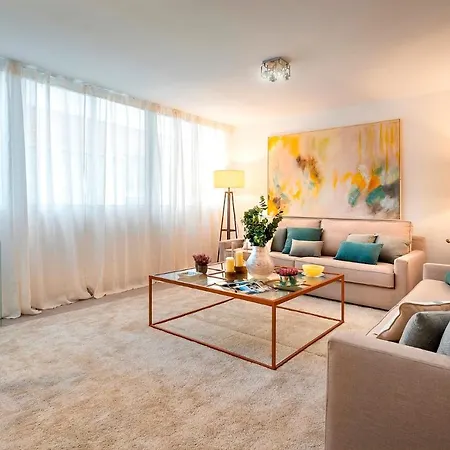 Genteel Plaza De Flores Apartment *