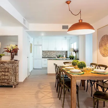 Apartment Genteel Plaza De Flores