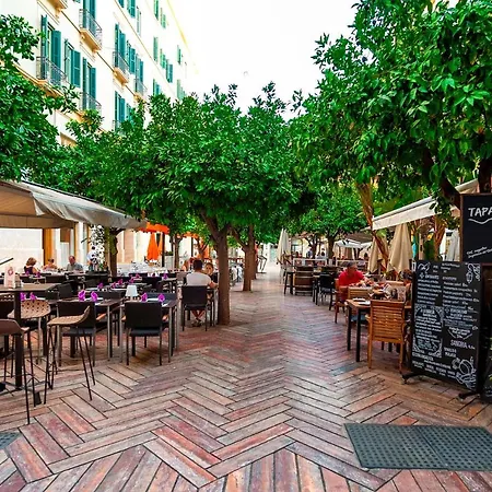 Genteel Plaza De Flores Apartment *